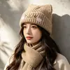 Gorro de Punto con Orejas de Gato Lindo Japonés para Mujer Otoño Invierno Engrosado Cálido Adelgazante para la Cara Bordado de Lana Versátil para el Frío Moderno