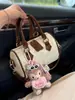2026 Nuevo Bolso de Hombro Cruzado de Moda de Alta Gama Diseño de Nicho Boston de Viaje en Relieve para Mujer