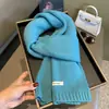 Lenço Elegante e Sereno Azul Glacial, 100% Lã Pura Australiana, Cachecol Quente de Tricô Versátil para Outono e Inverno Feminino