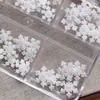 Decoraciones Navideñas para Uñas Copo de Nieve Blanco Decoración Navideña Árbol de Perlas Adornos de Resina para Uñas Pequeños Accesorios Caja de 6 Compartimentos