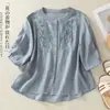 Blusa de ramio bordada artística con cuello redondo, blusa de algodón y lino para madres, mangas de tres cuartos, camisa de lino holgada y ligera para mujer
