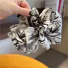 2026 Nuevo Estilo Pinza para el Cabello con Lazo Grande de Terciopelo Rojo, Accesorio para el Cabello para Niñas, Tocado de Princesa Nupcial de Borla de Alta Gama