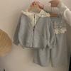 Conjunto Esportivo para Meninas Moletom Tricotado com Capuz Casual Renda Cardigan Oxigênio Jaqueta Calça Jogger Costurada Conjunto de Duas Peças