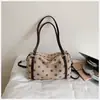 Estilo Coreano 2026 Nova Bolsa Tote de Linho com Bolinhas de Uma Alça Bolsa Boston Bolsa Almofada Transversal Bolsa Baguete
