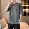 Playera de Manga Corta para Hombre Verano 2025 Nueva Marca de Moda Holgada Delgada Seda de Hielo Hombro Derecho Talla Grande Manga Media