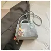 Bolso tipo cubo de alta gama estilo coreano para mujer 2026 Modelo Nuevo Bolso de mano simple y elegante Bolso bandolera cruzado de hombro moderno para ropa casual de trabajo