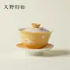 El gaiwan "Sancai" de loto rosa pintado a mano de Ino Kiyomatsu es un recipiente de cerámica para té de alto valor que no quema las manos al preparar té