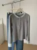 Camiseta larga de manga larga con bloques de color únicos y frescos y media botonadura con cuello henley para mujer, top interior ajustado para otoño e invierno