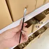 Pincel Especial para Aplicar Detalhes de Sombra no Canto Interno do Olho, Colorir e Esfumar o Canto Interno do Olho, Tubo de Cobre Ébano Cangzhou Pincel de Maquiagem