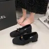 Sapatos Mary Jane com Forro de Pelo de Camélia para Mulheres, Novo Estilo Inverno 2026, Sapatilhas Quadradas Pequenas Inspiradas em Chanel, Sapatos Quentes de Algodão Felpudo