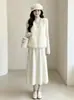 26 Novas Peças de Outono Conjunto de Duas Peças Vestido Tricô com Franjas para Mulheres Estilo Coreano Vestido Longo Tricô com Detalhes de Pérolas Decote V