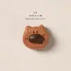 Madera de Melocotón Vieja Ébano Pez Pequeño Gato Comiendo Peces Pequeños Accesorios Juguete DIY con Agujeros Superiores e Inferiores Grano de Café Lindo Estilo Curativo