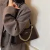 Bolsa Feminina Bolsa de Axila Alta Qualidade Outono 2025 Nova Bolsa Quadrada Pequena Simples Bolsa Transversal de Nicho Bolsa Feminina da Moda