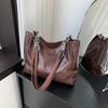 Bolsa Grande Casual de Cor Sólida para Primavera 2024 Nova Moda Grande Capacidade Casual Casual Portátil Ombro Axila Tote Bag