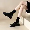 Zapatos pequeños de cuero estilo británico, zapatos tipo mocasín slip-on para falda, punta redonda, nuevo estilo otoño e invierno, con suela gruesa, diseño 2026