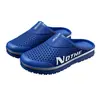 2026 novas pantufas masculinas furadas respiráveis antiderrapantes bico fechado estilo coreano anti-preguiça de um passo meio chinelo sandália sapatos da moda