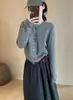 Cárdigan de Punto Estilo Coreano Cuello Redondo Hebilla Dorada para Mujer Principios de Otoño Suave Suéter de Manga Larga Abrigo Top Corto Simple Versátil
