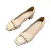 Sapatos femininos com laço estilo francês, novo modelo de outono 2026, bico quadrado, moda elegante vintage, corte baixo, salto alto grosso para trabalho