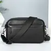 Moda Transfronteiriça Masculina Bolsa de Ombro de Couro Genuíno Bolsa Transversal Horizontal em Relevo de Alta Qualidade Couro Bovino de Primeira Camada Bolsa de Couro para Negócios Atacado