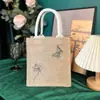 Pegatina de Tela Bordada Flor de Ciruelo Estilo Na Decoración de Bolsa Bordado de Mariposa Guofeng Accesorios de Ropa Periféricos para el Festival de Mediados de Otoño Autoadhesivo