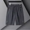 Shorts Masculinos de Seda Gelada, Corte Solto, Esportivo Casual de Secagem Rápida Respirável, Verão Fino para Corrida Fitness Calças de Cinco Pontos