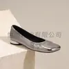 Zapatos Mocasines de Cuero Suave de Tacón Bajo Estilo Nuevo Primavera 2026 Moda Casual Elegante para Mujer para Ventas Transfronterizas