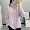 Chaqueta para Mujer Nueva Primavera y Otoño 2025 Desmontable Delgada para Exteriores Resistente al Viento e Impermeable Moderna Ropa de Viaje para Montañismo