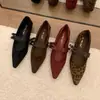 Primer Encuentro Ji Retro Zapatos Mary Jane Rojos Pequeños de Tira Única Tacón Bajo para Mujer Estilo Nuevo de Principios de Otoño con Falda Cuero de Temperamento Nicho