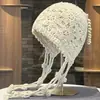 Gorro de Punto Rojo con Borla Floral para Viajes en el Oeste de Sichuan para Mujer, Gorro de Lana de Estilo Étnico Hueco para Otoño e Invierno con Protección para los Oídos, Gorro de Tejer