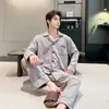 Pijama de Casal com Estampa Vertical de Flores Cortadas Veludo Alemão Estilo Simples Manga Longa Outono e Inverno Confortável e Quente Conjunto de Roupa de Casa Atacado