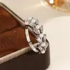 Colección de Anillos de Latón Plateado con Circonita de Moda Más Vendidos, Anillos de Plata de Lujo Ligero Transfronterizos, Versátiles para el Uso Diario