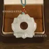 Colgante de Jade Tianshan de la Paz Colgante de Buda Amuleto de Jade Hebilla de Paz Joyería Collar de Calcedonia de Jade Colgante de Jade de Seda Dorada