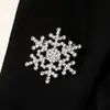 Broche Navideño de Moda Goteando Aceite Europeo y Americano Lindo Papá Noel Árbol Guirnalda Muñeco de Nieve Campana Pin Insignia de Aleación