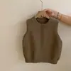 Conjunto de Otoño para Niñas 2026 Nuevo Estilo Niños Medianos y Grandes Base de Terciopelo Chaleco de Punto Pantalones Anchos a Cuadros Conjunto de Tres Piezas