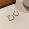Pendientes de Aguja de Plata Moda Europea y Americana Geométricos Torcidos Pendientes Simples de Metal Personalidad Nicho Pendientes de Moda Venta al por Mayor para Mujeres