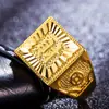 Anillo abierto para hombre de cobre verde chapado en oro real al por mayor oro arena de Vietnam anillo para hombre imitación amarillo rubio anillo de la fortuna