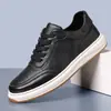 Zapatos Casuales para Hombre sin Cordones 2026 Nuevos Zapatos de Verano para Hombre Blancos Transpirables Suela Blanda Zapatos de Piel Suave