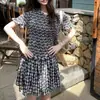 Conjunto Fresco de Duas Peças Floral Pequeno para Mulheres Top de Gola Redonda Manga Curta Minissaia Plissada de Cintura Alta Conjunto Casual Gentil Petite