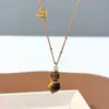 Collar Vintage Estilo Celebridad con Piedra Ojo de Tigre, Cadena para Suéter con Colgante de Calabaza Estilo Maillard, Accesorio de Lujo Ligero de Alta Gama