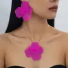 Três Colares com Pingente e Brincos Grandes com Design de Borboleta de Pétalas Vazadas Escovadas - Conjunto de Joias Femininas para Elegância do Dia a Dia
