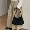 Moda Retro Gama Alta Viaje de Negocios 2026 Nuevo Otoño para Mujer Bolso Pequeño Cuadrado de Ante y Felpa Bolso de Hombro de Mano para el Brazo