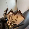 Bolsa de Lona Feminina Grande Capacidade 2024 Nova Nicho Bolsa de Ombro Verão Versátil Classe Têxtil Bolsa Tote para o Dia a Dia