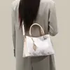 Bolso tejido elegante de estilo chino nuevo para mujer, bolso de hombro de alta gama para el trabajo, gran capacidad, versátil, bolso elegante para el día a día de la mujer