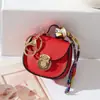 Novo Pingente de Bolsa de Celebridade da Internet Mini Bolsa Sela Ornamento Chaveiro de Carro Envelope Vermelho Porta-moedas Multifuncional Estojo para Fone de Ouvido