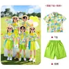 Novo Estilo de Verão para Alunos do Ensino Fundamental: 61 Traje de Performance Infantil, Camisa Floral Estilo Hong Kong, Roupa de Dança, Traje de Formatura do Jardim de Infância