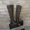 Botas altas plisadas de moda estilo británico de 4.5 cm, nuevo modelo otoño e invierno 2026, punta redonda, tacón grueso, botas de jinete hasta la rodilla