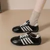 Outono de 2026 Novo Estilo ins Versátil Sapatos Brancos Femininos Salto Baixo Tênis de Skate Estudante Sapatos Casuais Sapatos Femininos ZS98