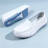 Sapatos de Enfermeira de Couro Confortáveis Personalizados de Fábrica Sapatos de Trabalho para Hospital Sola Macia Respirável Casuais Antiderrapantes Sapatos Baixos Sapatos Individuais Femininos