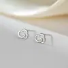 2026 Novos Acessórios Populares para Orelha para Piercings de Orelha, Brincos de Nuvem com Design Único, Pequenos Brincos de Tarraxa Modernos e Elegantes