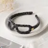 Elegante faixa de cabeça com estampa de leopardo para mulheres, moderna e estilosa, faixa de cabeça com alta pressão no topo da cabeça, acessório de cabelo versátil para sair